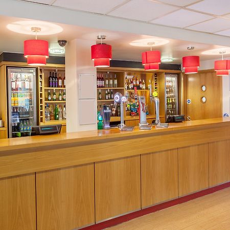 Ibis Budget London Heathrow T5 Slough Extérieur photo