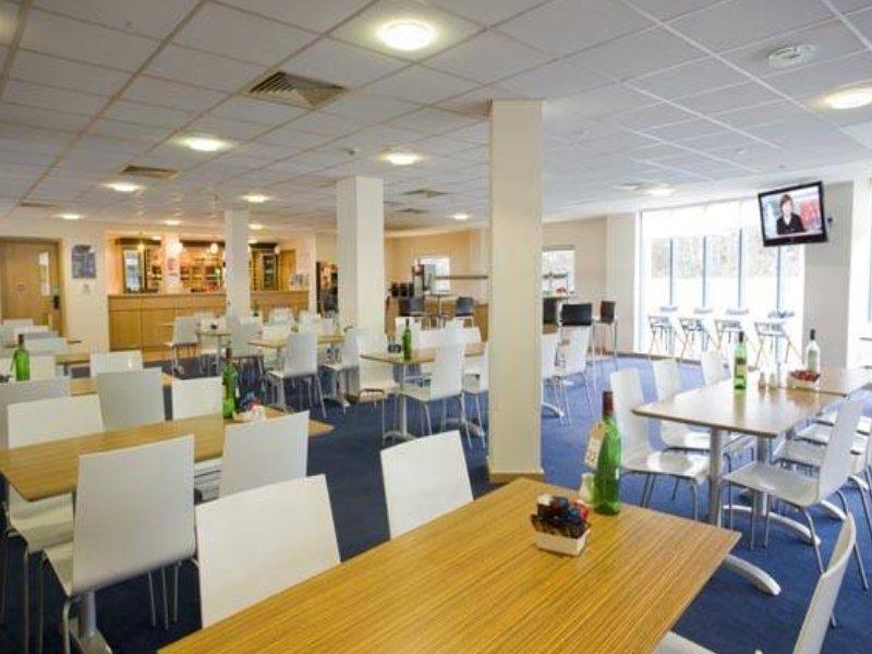 Ibis Budget London Heathrow T5 Slough Extérieur photo